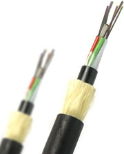 câble contenant une fibre optique brin de fibre optique - réseau FTTH FTTB dans les co-propriétés